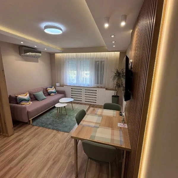 Hello One 2 Apartman, hotel in Šabac