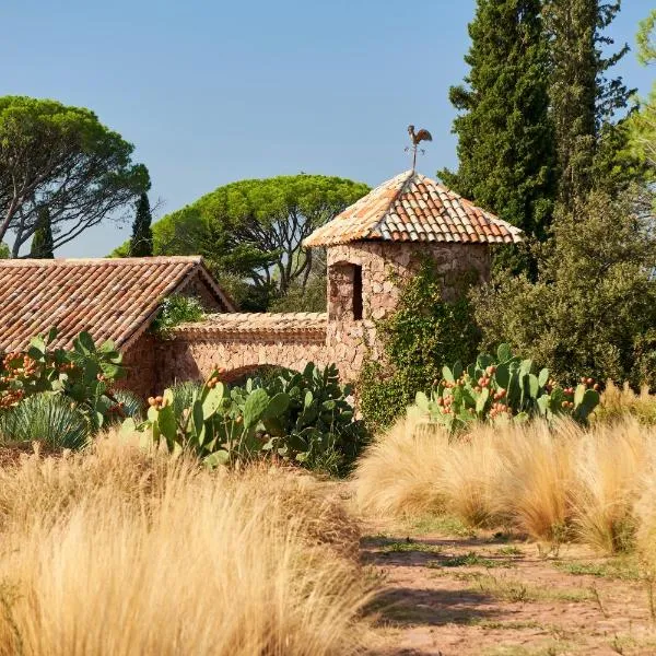 Château Saint Roux Le Luc-Le Cannet des Maures, hotel v destinaci Le Cannet-des-Maures