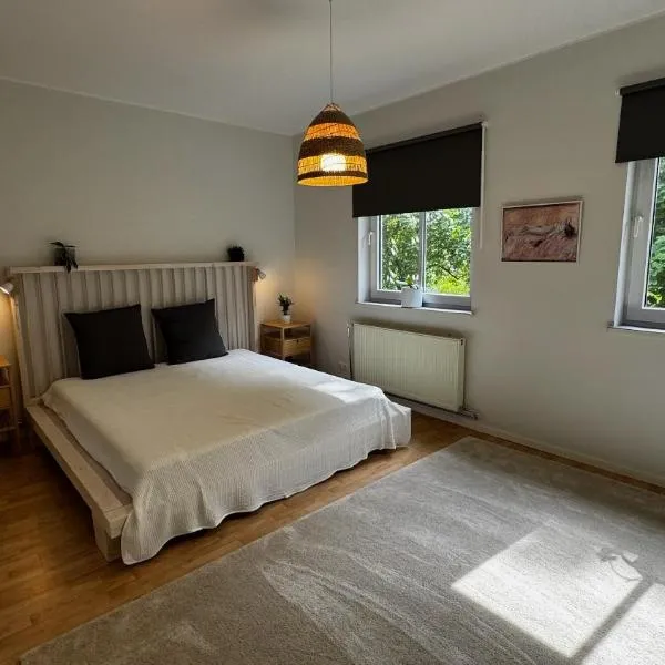 Spacious Family-friendly Apartment, Free Parking, hotel in Tallinn