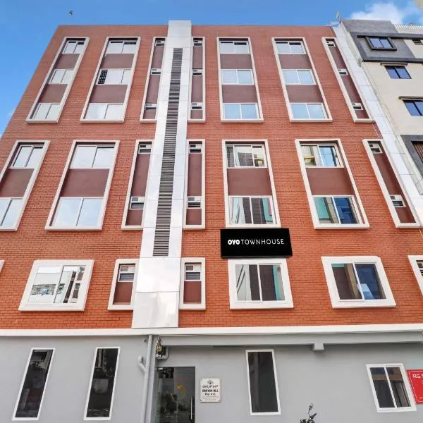 Super Townhouse Ecity Inn, hotel v destinaci Bengalúr