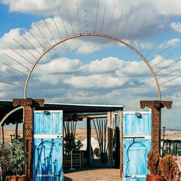 Agafay Yes We Camp Restaurant & Spa, hotel in Aït Mazou