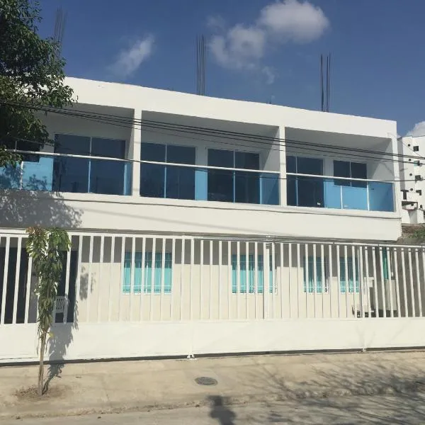 Mayva AprtaHotel, hotel in Santa Marta