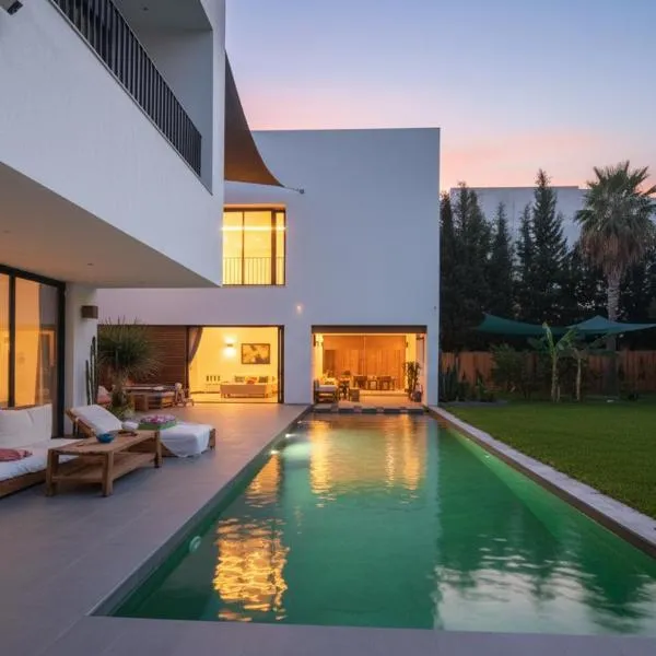 Villa Palawan Gammarth - Your Bali-Inspired Paradise & Tropical Haven, מלון בגמארת'