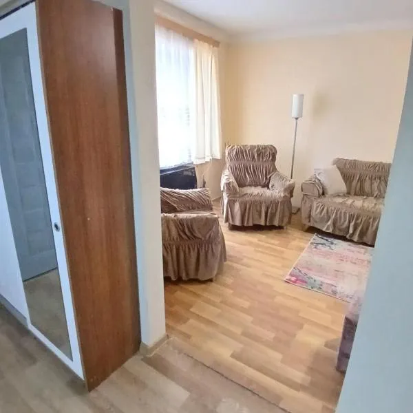 уют、ルスタヴィのホテル