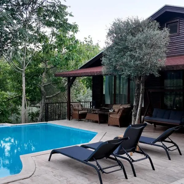 İzmir Yaşam Vadisi Oteli, hotel a Burunabat