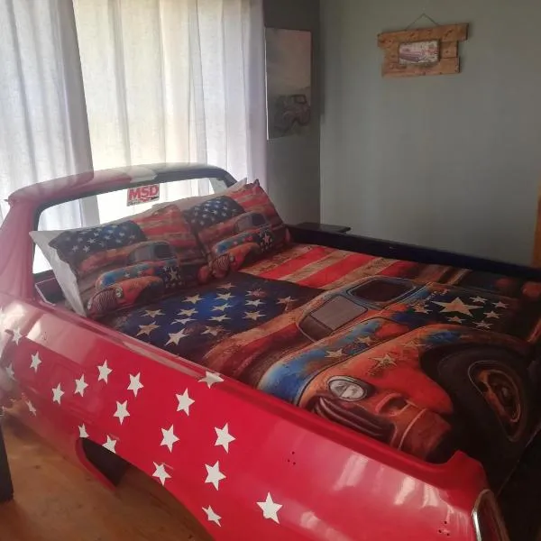 The V8 House, hotel in Sutherland