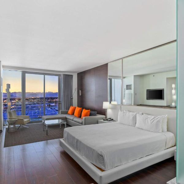 Studio with Stunning Views Balcony Access 23303, Las Vegas