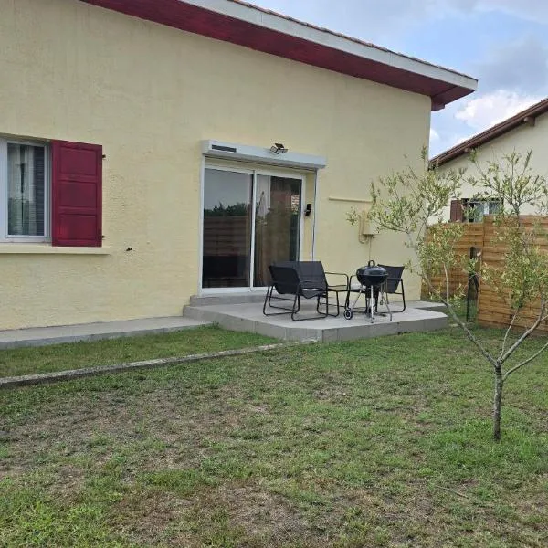 Maison de ville, hotel in Pontonx-sur-lʼAdour