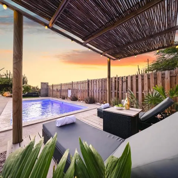 New Renovated 3br Escape - 30 Off 4th Night Sept: Oranjestad şehrinde bir otel