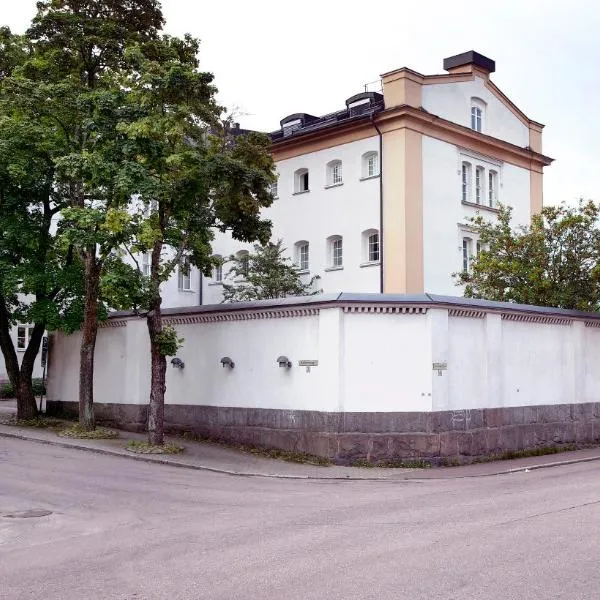 Home Hotel Bilan，位于卡尔斯塔德的酒店