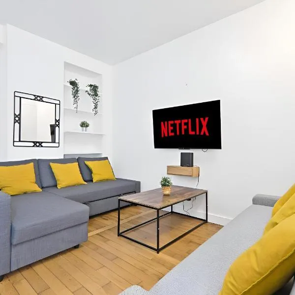 Near Eiffel Tower Luxurious 1 Bedroom Apartment with Free Netflix, hotel in Paris