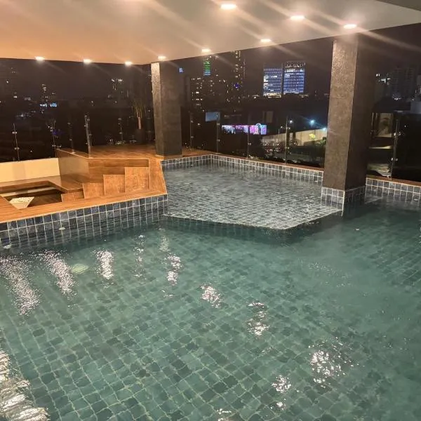 Monoambiente de Lujo Portobello Isuto ZONA EQUIPETROL, hotelli kohteessa Santa Cruz de la Sierra