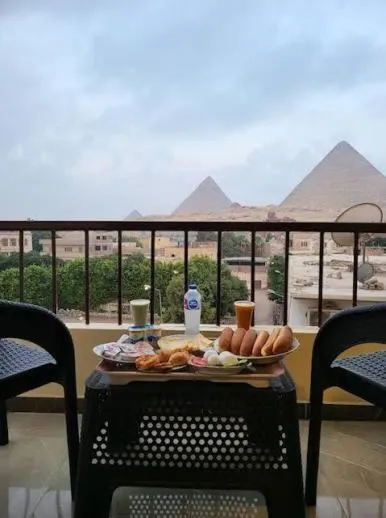 Pyramiden view inn, hotel in Banī Ghālib