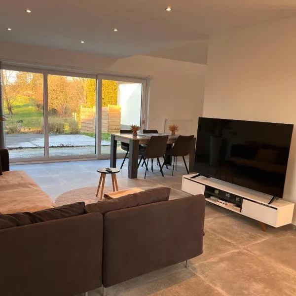 Maison Lesve, hotel u gradu Profondevil