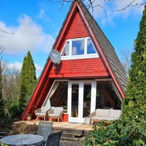 Nurdachhaus mit Kaminofen und großem Grundstück, hotel v destinaci Faßberg