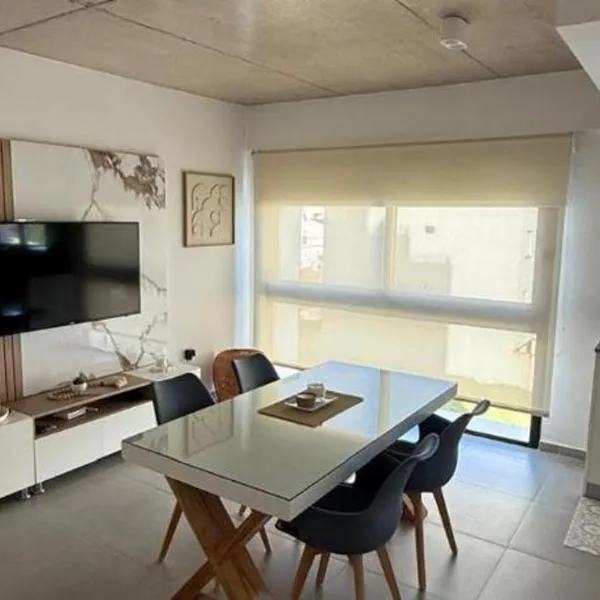 Depto 2 ambientes VISTA AL MAR โรงแรมในมาร์เดลปลาตา