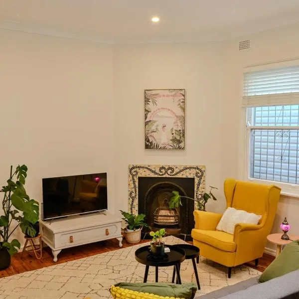 Cozy Newtown Terrace, hotel v destinaci Sydney