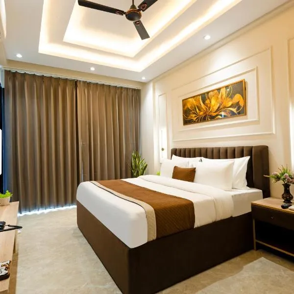 Leaf 9 Grand, Near Udyog vihar and Yashobhoomi, hotel in Gurgaon