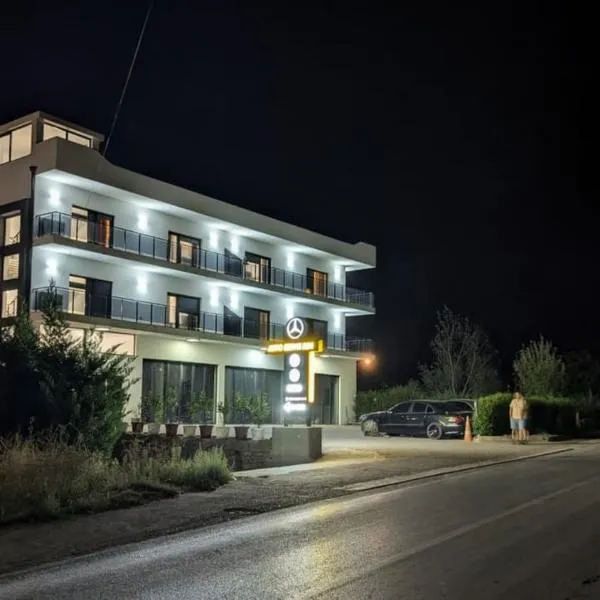 Eden House, khách sạn ở Kukës