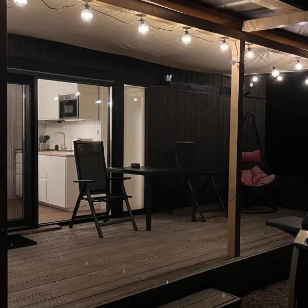 Mesipesa Yellow Lodge, hotel in Meriküla