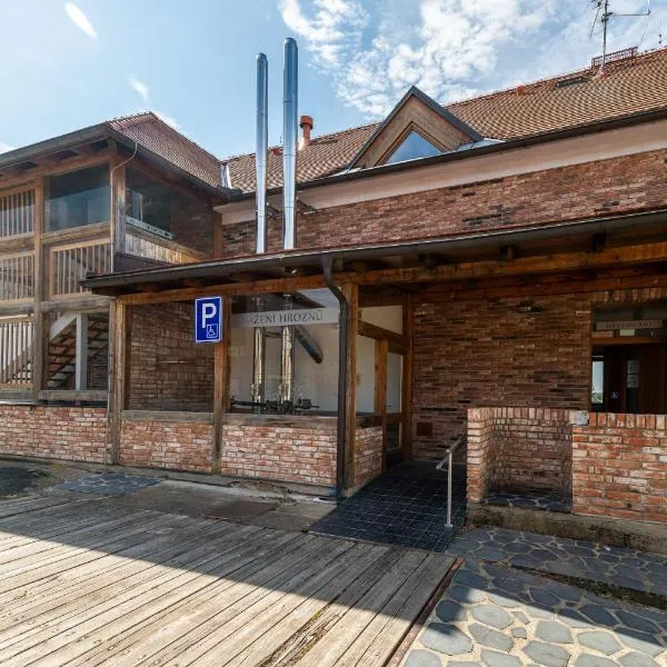 Penzion U Šenku, hotel v Přítlukách