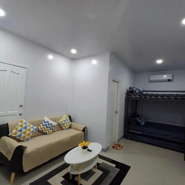 Jen's Hilltop Short-Term Rentals, hotel in Samal