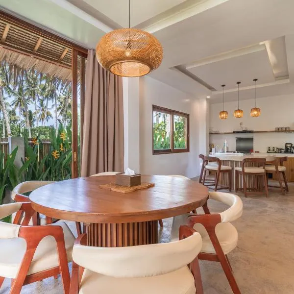 La Luna Villa Siargao - CoLiving w Private Rooms, Pool & Rooftop, hotel in General Luna