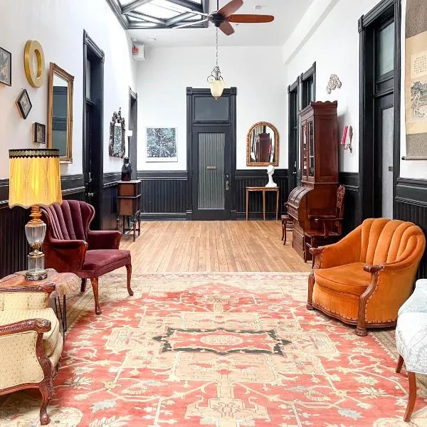 Swedetown European Style Hostel by Heirloom Boutique Collection, khách sạn ở Duluth