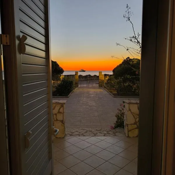 ViLLA GASPARE FRONTE MARE, hotel in Favignana