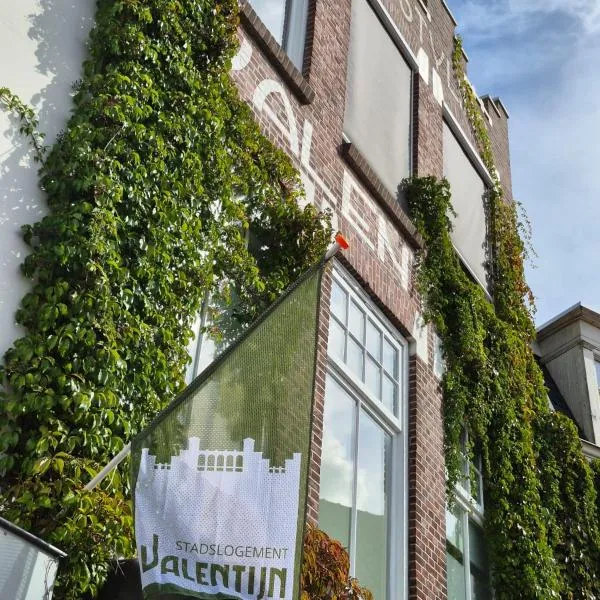 Stadslogement Valentijn, hotel v destinaci Sneek