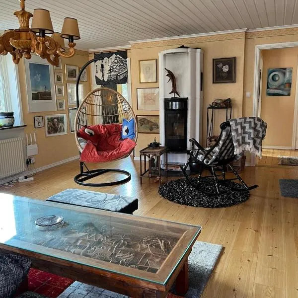 Ängarydsvillan, hotel in Tranås