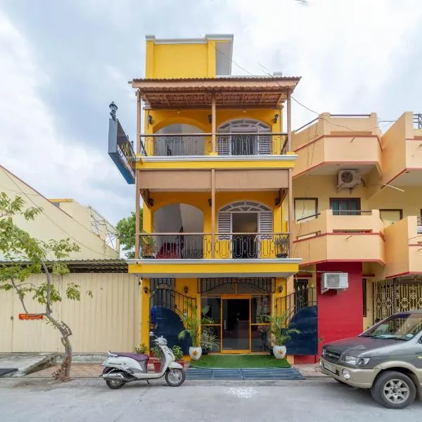 VARSHA PALACE, Near Rock Beach and Manakula Vinayagar Temple, White Town, Pondicherry,位于蓬蒂切里的酒店