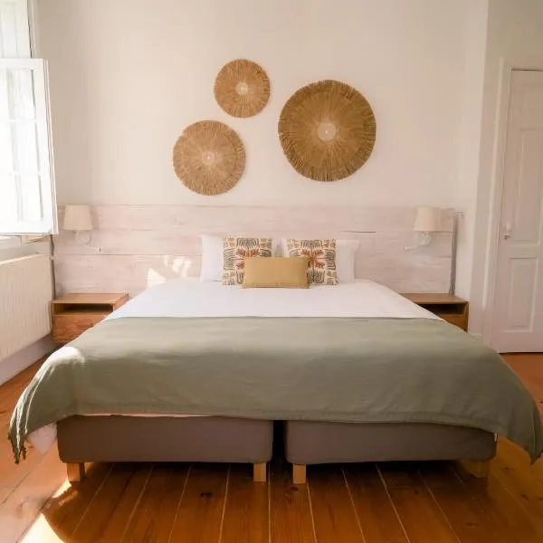 Porto Surf Lodge, hotel v Portu