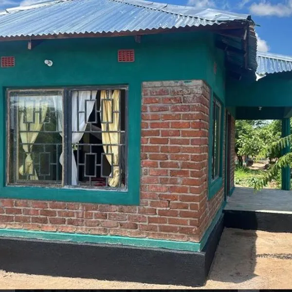 Dewclaw Baobab Safari Lodge, hotel v mestu Mfuwe