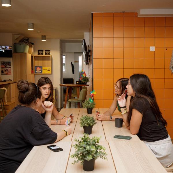 Onefam Paralelo, Barcelona