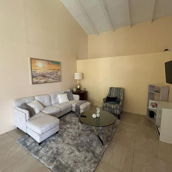 Hibiscus Apartment, Corinthe
