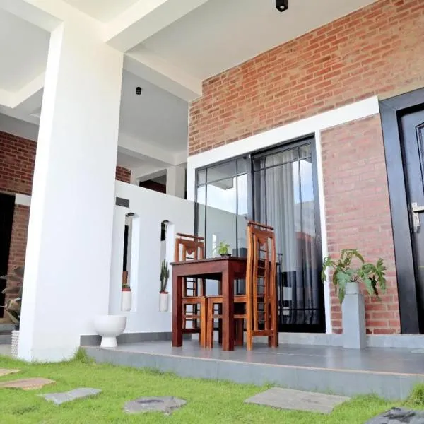 Rome Transit Hotel, ξενοδοχείο στη Νεγκόμπο