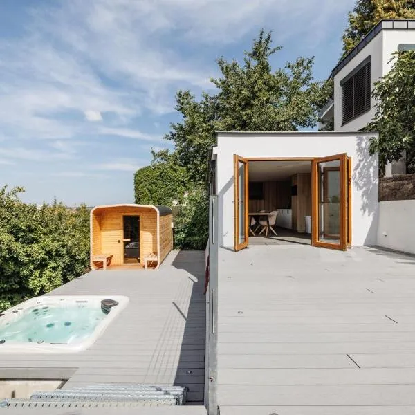 Airport Prague Luxury Apartment & Spa, hotel i Prag