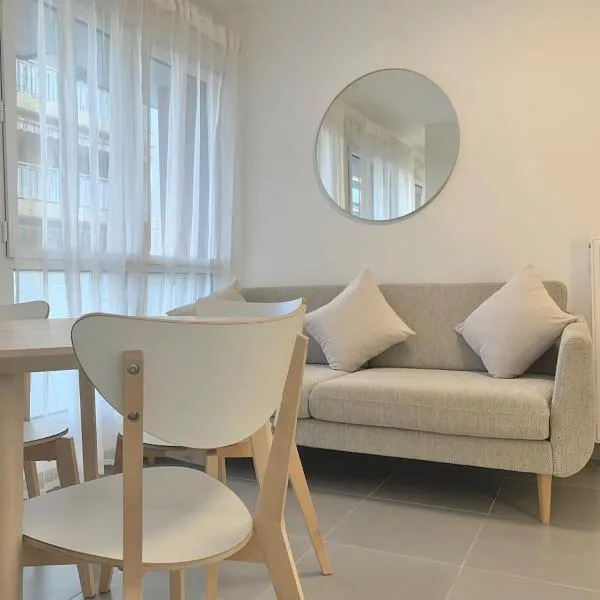 Modern Studio by Port & Old Town, ξενοδοχείο στη Νίκαια