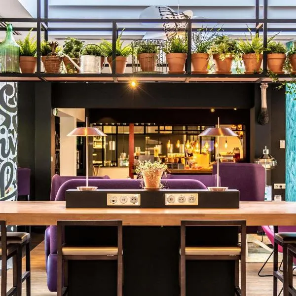 Novotel Lyon Bron Meeting & Events, hotel di Bron