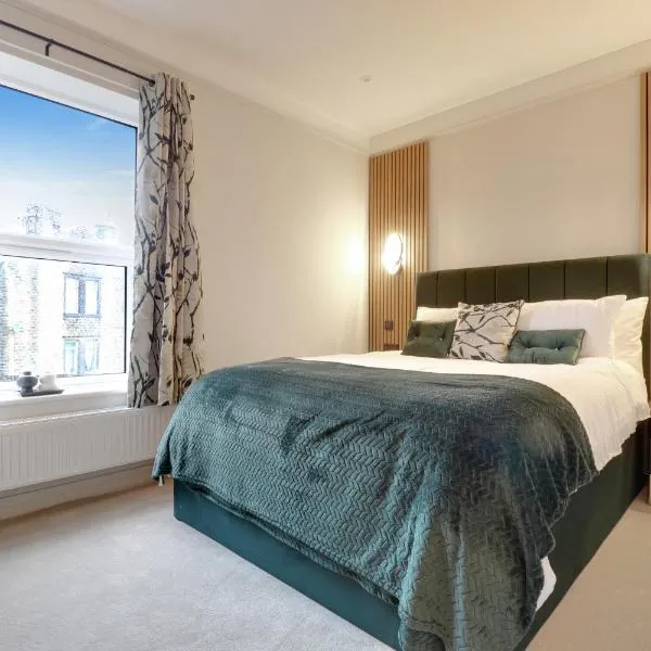 Executive 2 bedroom house only 2 mins from HRI and 5 mins from Lindley centre, ξενοδοχείο σε Lindley