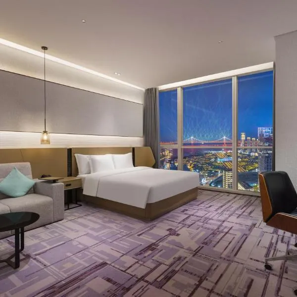 Crowne Plaza Dalian Xinghai by IHG, hotel v mestu Dalian