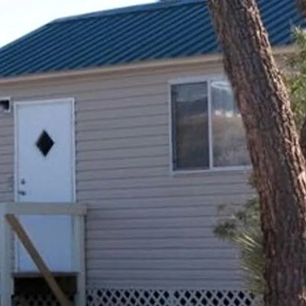 Comfy Vacation Rental with Wi-Fi and Kitchenette in Meadview, Arizona, hotel v destinácii Meadview