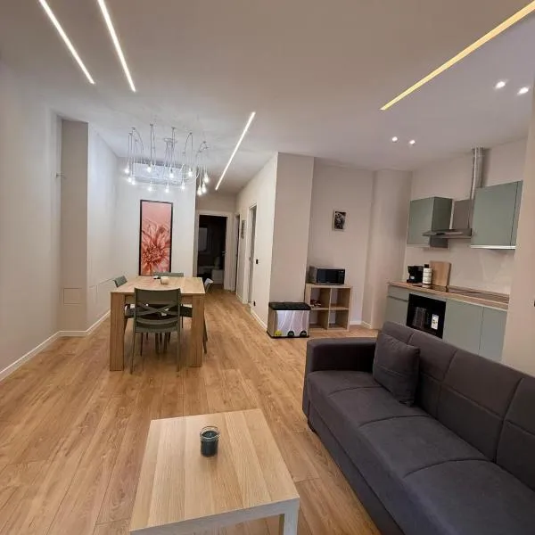 Destina Apartments, hotel v Turíně