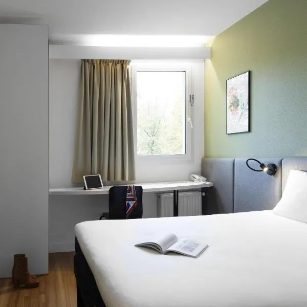 南锡-布哈布瓦宜必思酒店，位于旺德夫尔莱南锡的酒店