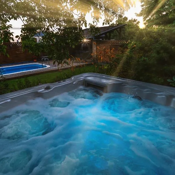 Lubi Lodge, ξενοδοχείο σε Balatonboglár