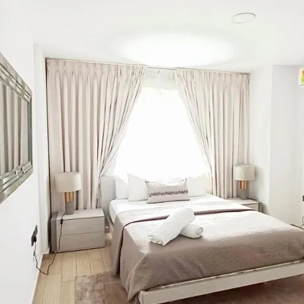 Luxury 1 bdrm Suite, Cantonments-Labone, hotel in Accra