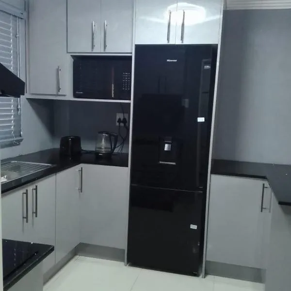 Tlhaping Guest Lodge، فندق في Standerton