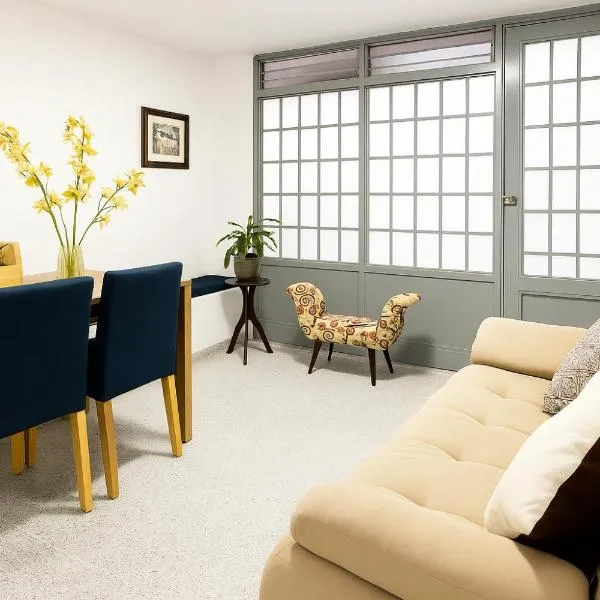 loft cerca a laureles, WIFI, cerca metro y GUARDA EQUIPAJE GRATIS!!, hotel v destinaci Medellín