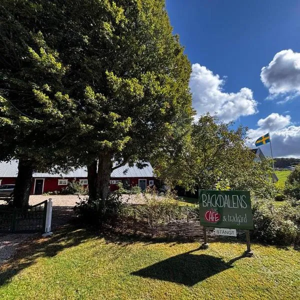 Bäckdalens Bed and Breakfast & Café, hotel en Båstad